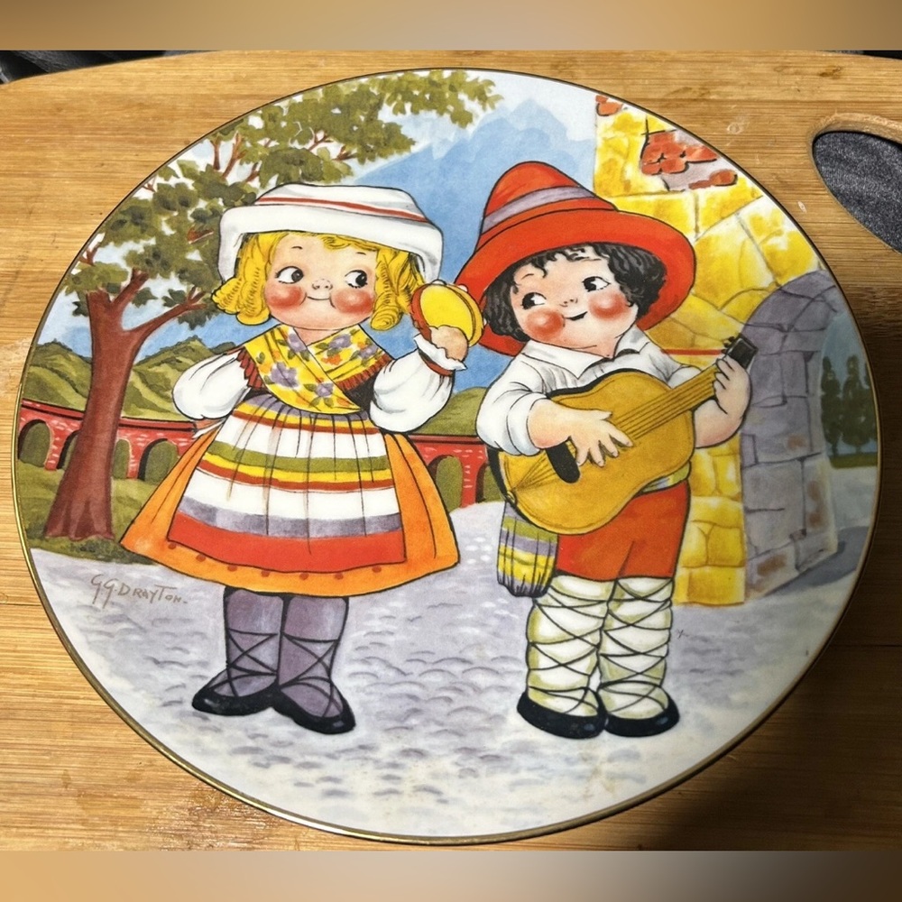 Dolly, Dingle world traveler plate series 1
“Dolly Dingle visits Italy” No. 9167